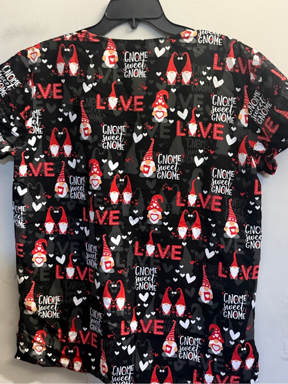 Black & Red 'Valentine Gnome' Short Sleeve Scrub Top